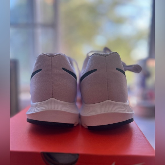 NWT Women's Nike Run Swift - Picture 8 of 10